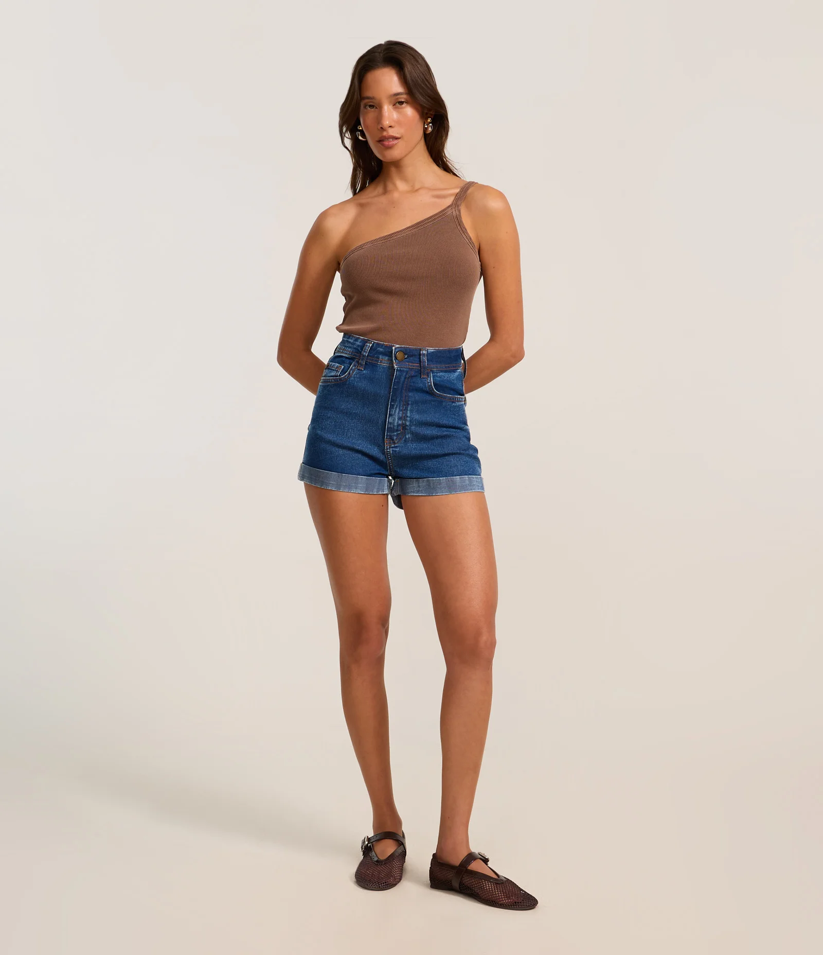 Short Hot Pants em Jeans com Cintura Alta e Barra Dobrada Médio 1