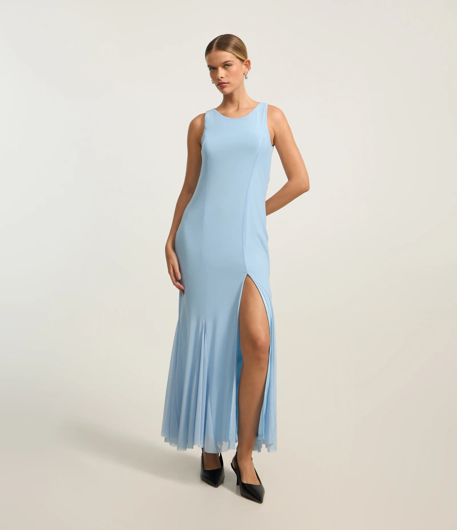 Vestido Longo em Tule com Fenda Frontal Azul 1