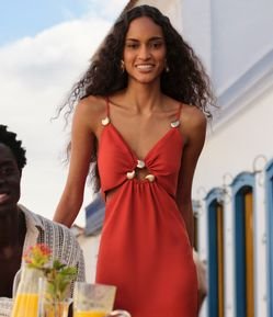 Vestido Midi em Viscolinho com Recorte Cut Out e Aviamentos