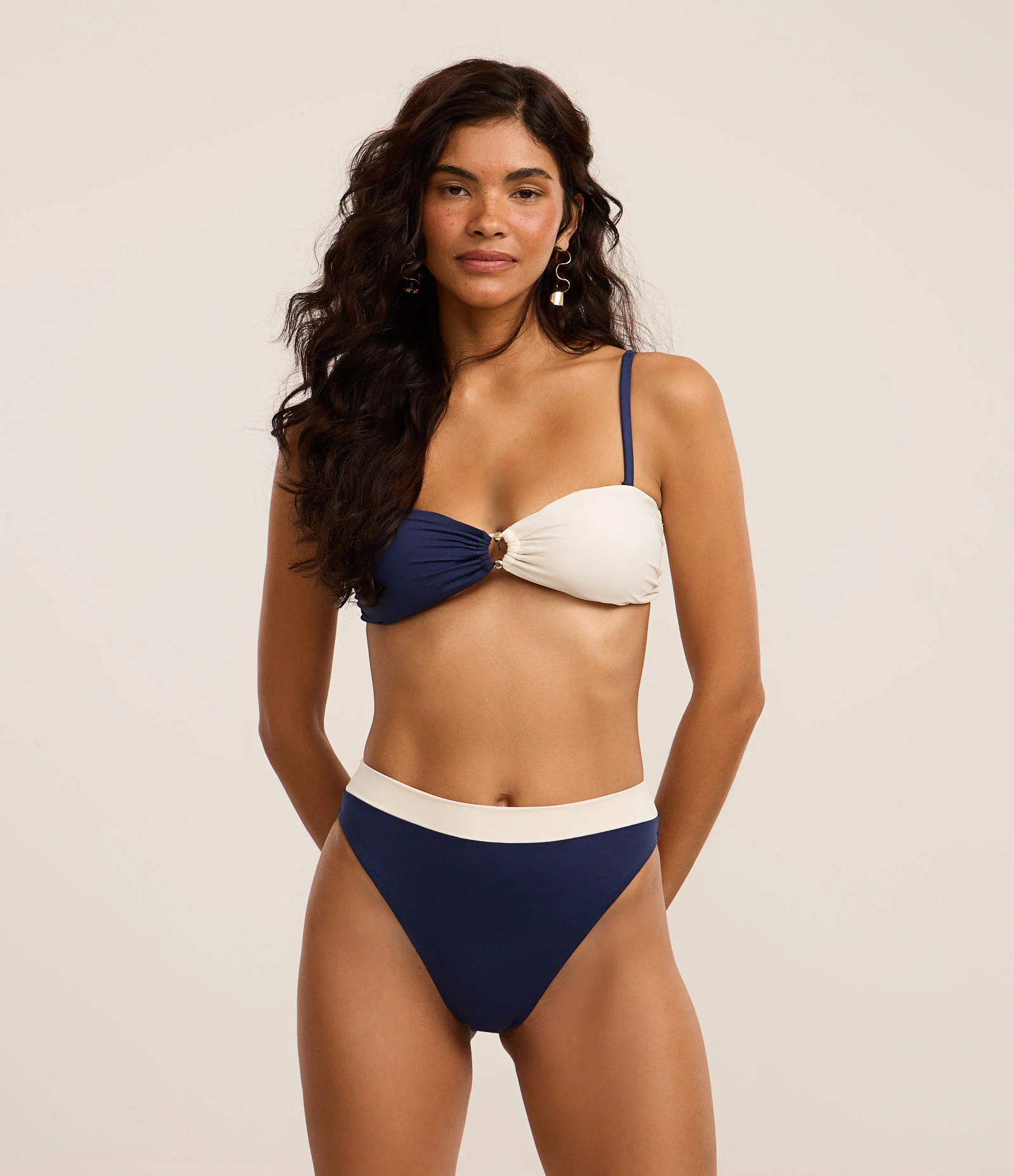 Biquíni Calcinha Hot Pants em Microfibra com Cós Contrastante Azul Marinho 1