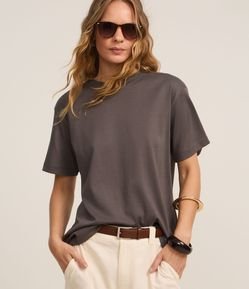 Camiseta em Algodão Peruano com Gola Redonda