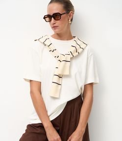 Camiseta em Algodão Peruano com Gola Redonda