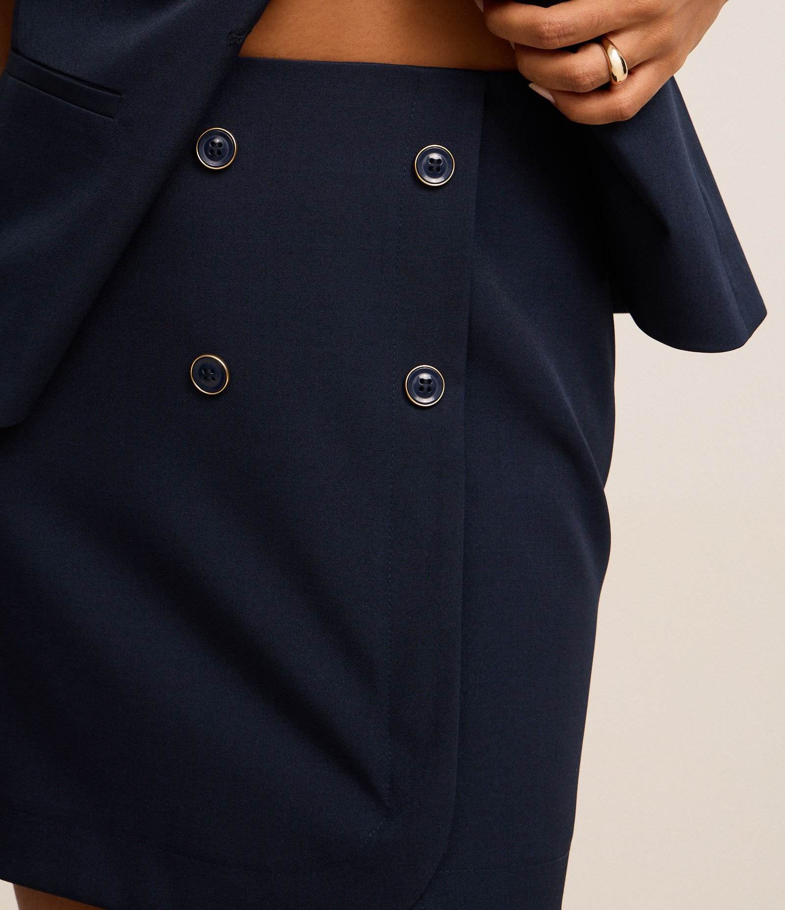 Saia Reta Curta Alfaiatada com Transpasse e Botões Azul Marinho 3