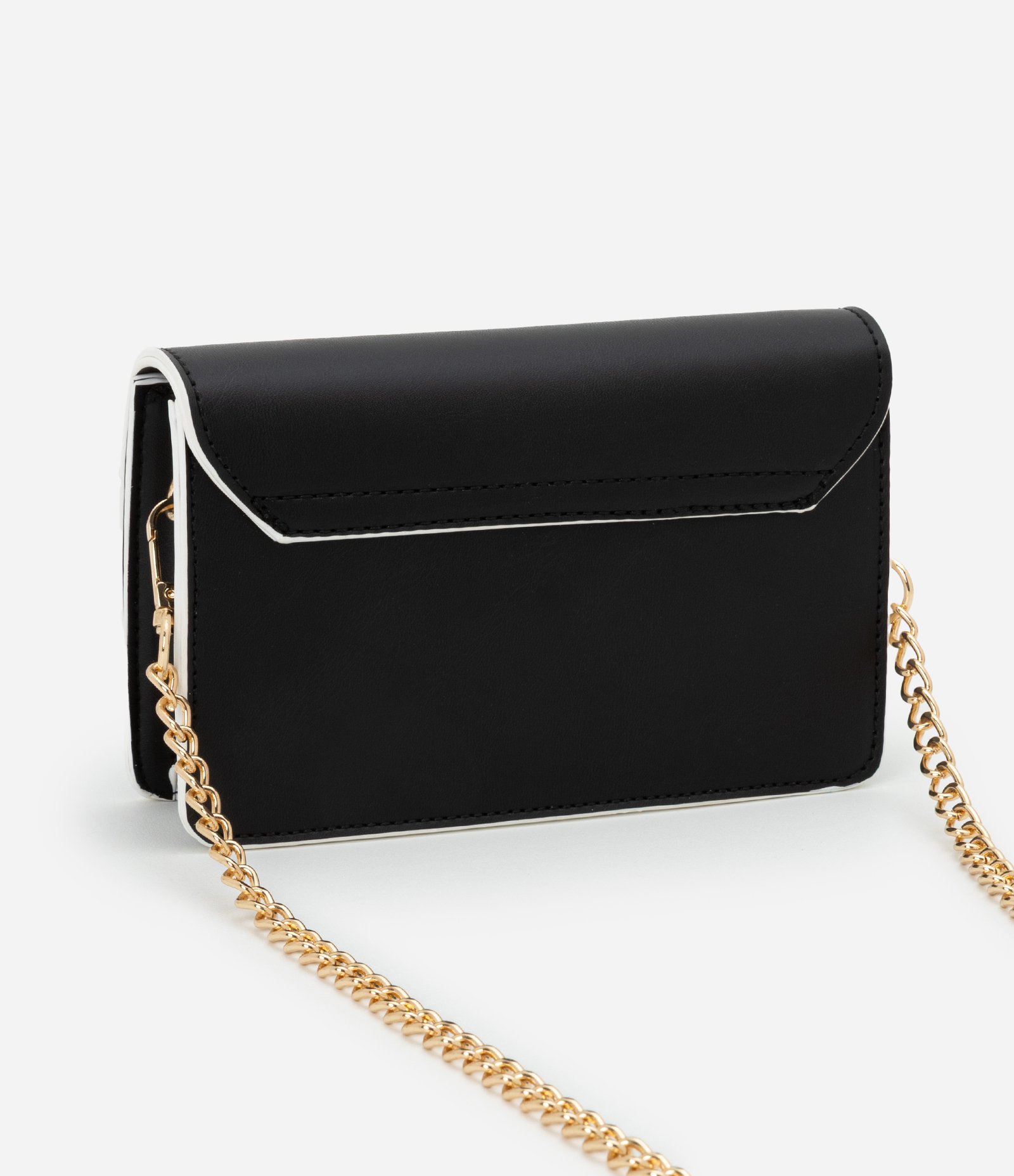 Bolsa Transversal Pequena com Tampa e Detalhes Contrastantes Preto 4