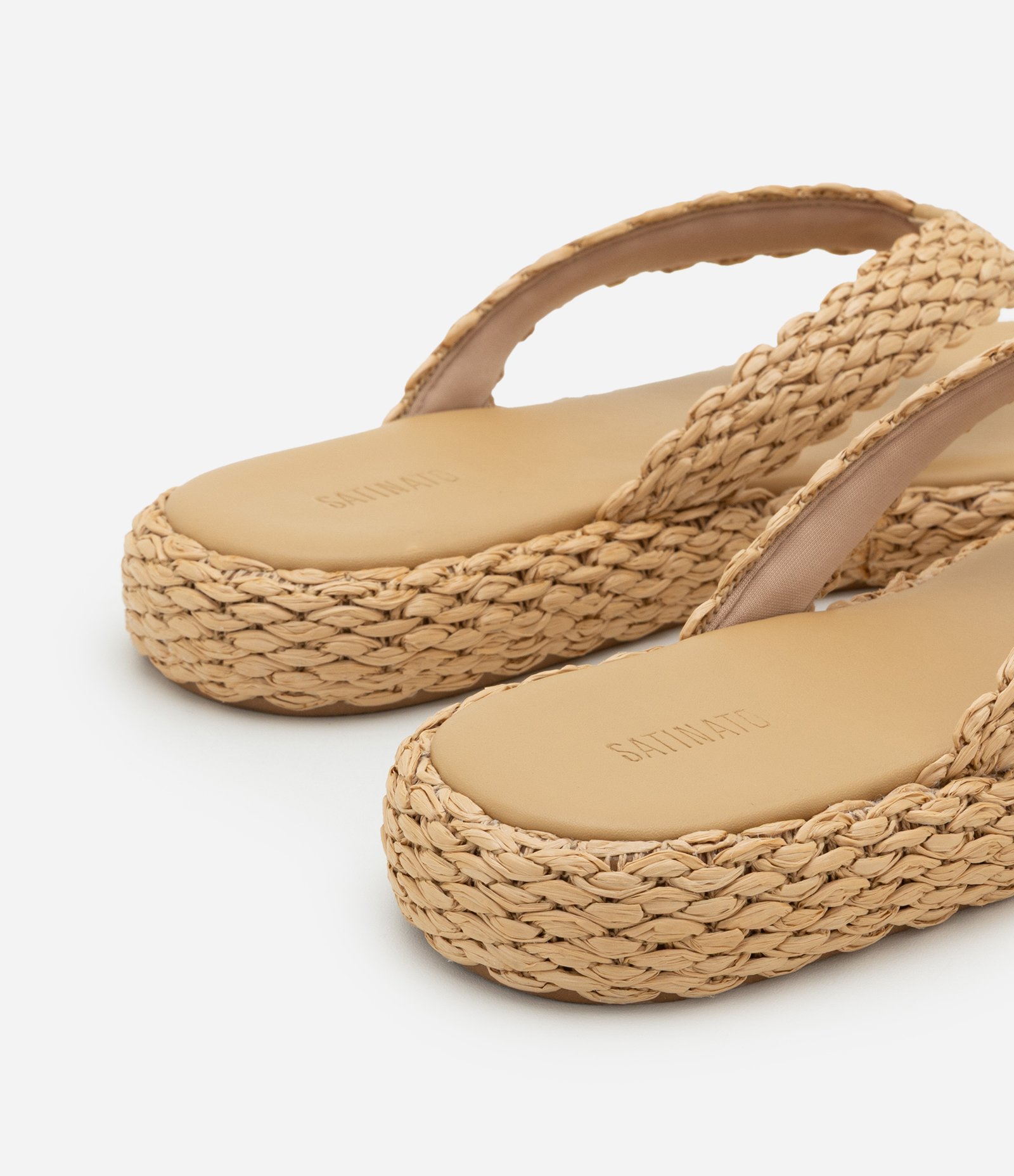 Sandália Rasteira de Dedo com Efeito Ráfia Bege 3