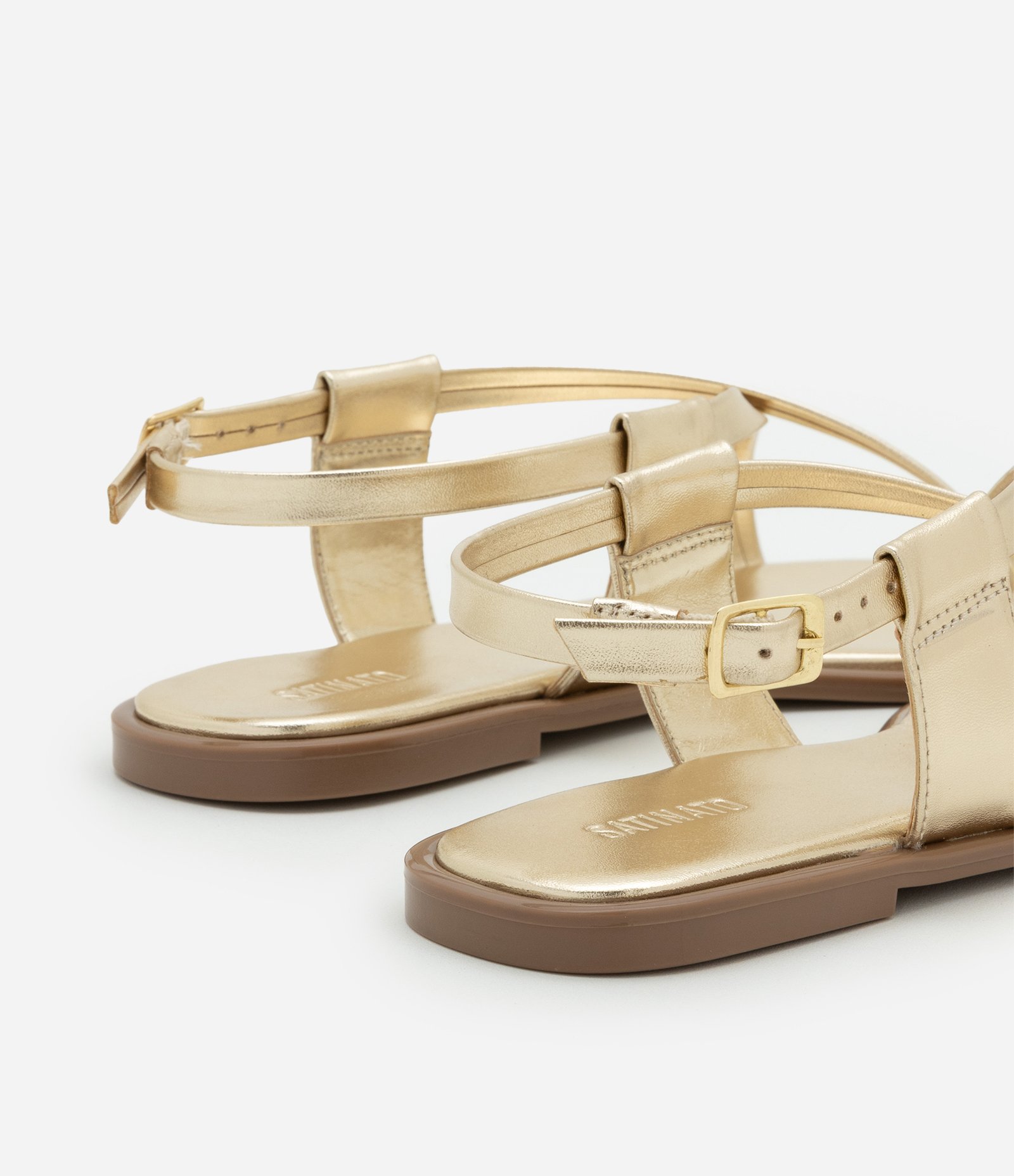 Rasteira Metalizada com Tiras em X e Coração Orgânico Dourado 5