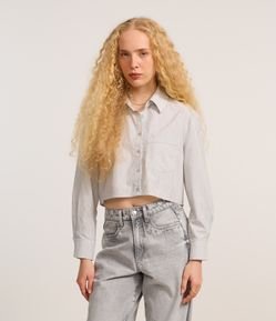Camisa Cropped em Tricoline com Listras com Bolso Frontal