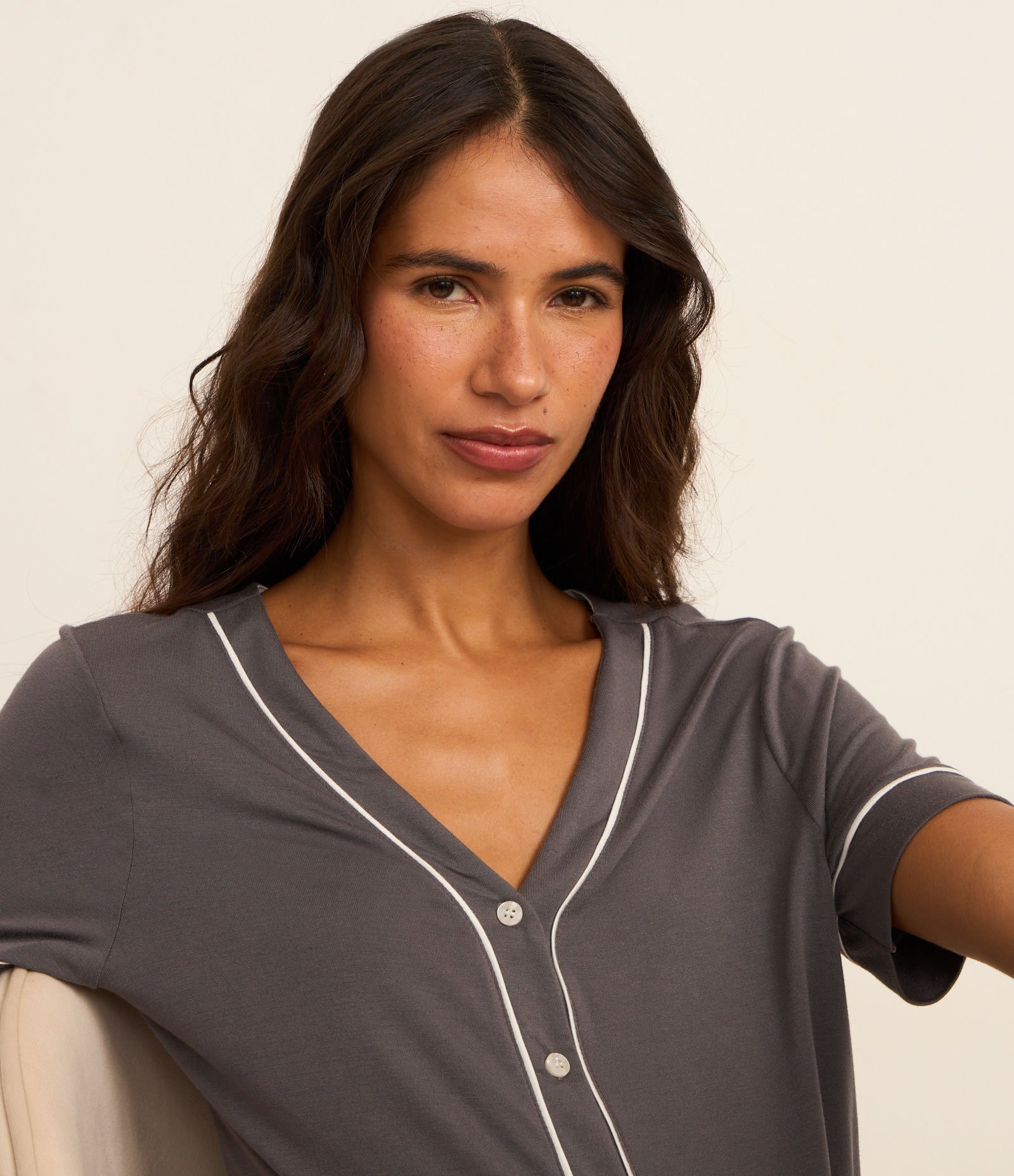 Pijama Short Doll em Viscose com Vieses Contrastantes Cinza 2