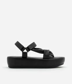 Sandália Flatform com Tiras Torcidas