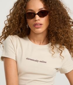Blusa Baby Look em Algodão com Lettering Chronically Online