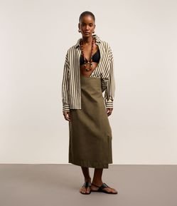 Saia Midi Alfaiatada com Transpasse Fake com Costura Aparente