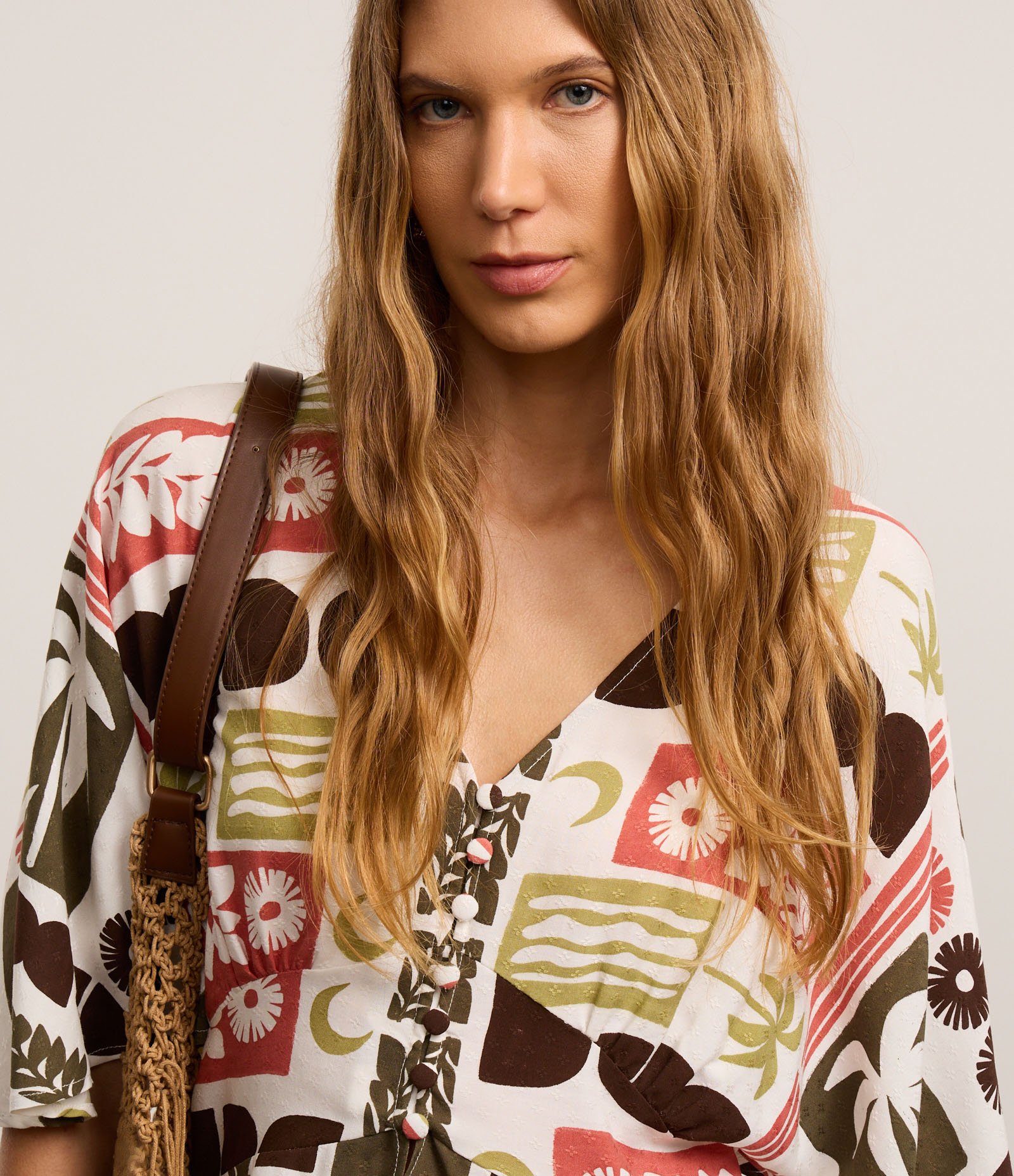 Blusa em Viscose com Estampa Geométrica Tropical Multicores 3