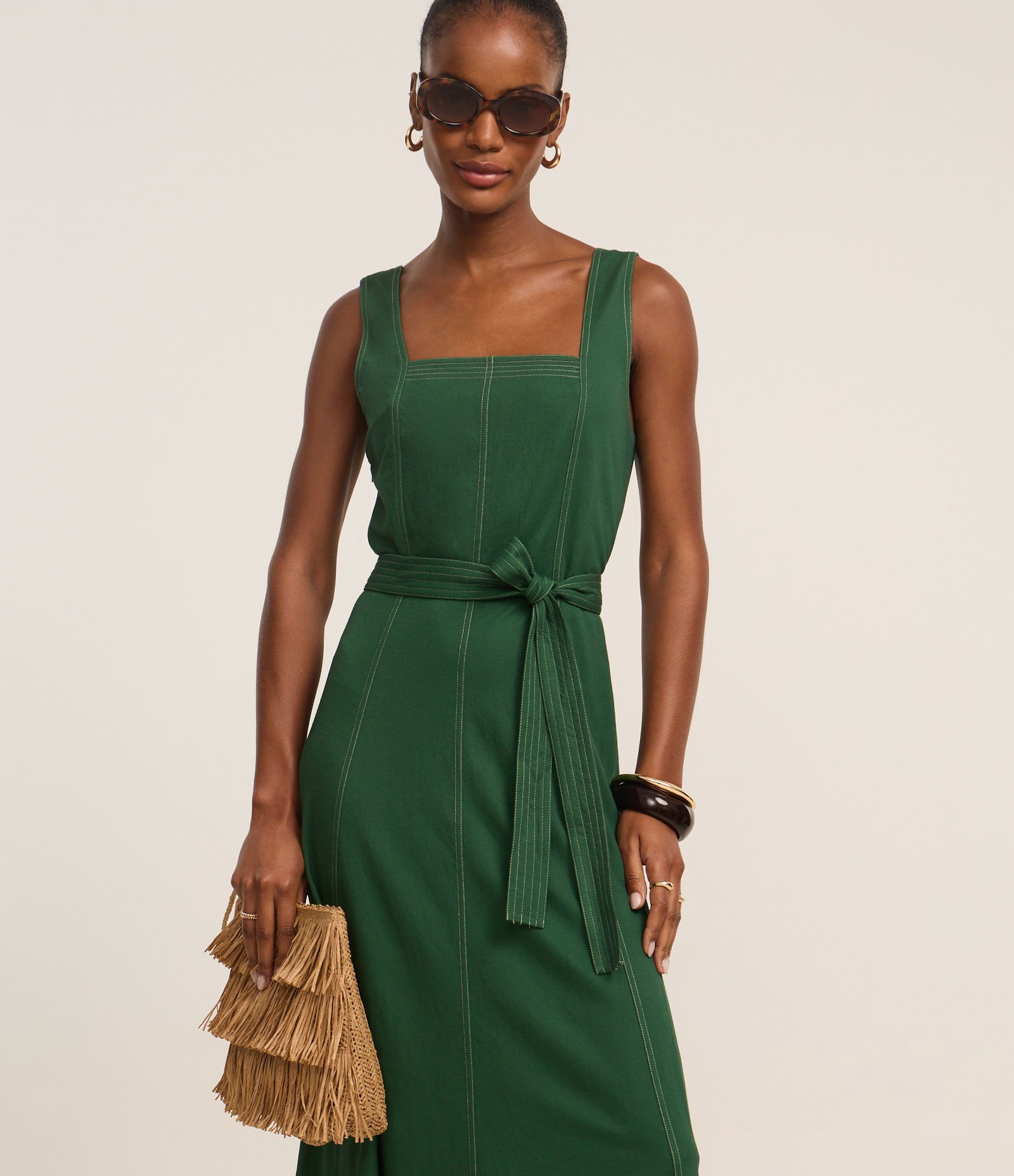 Vestido Evasê Longo em Orly com Costura Aparente Verde 2