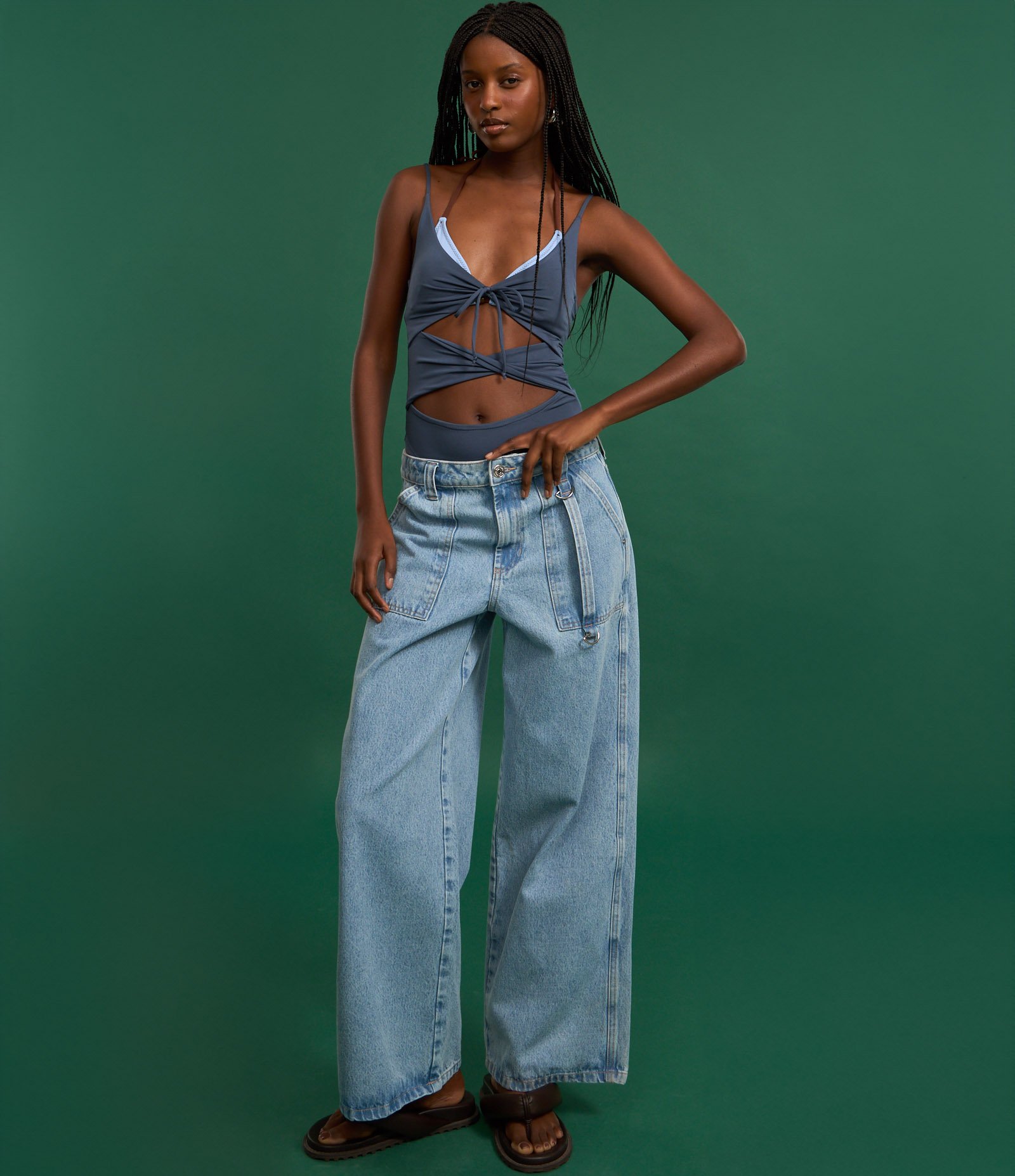 Calça Loose Cintura Baixa em Jeans com Bolso Carpinteiro Azul 5