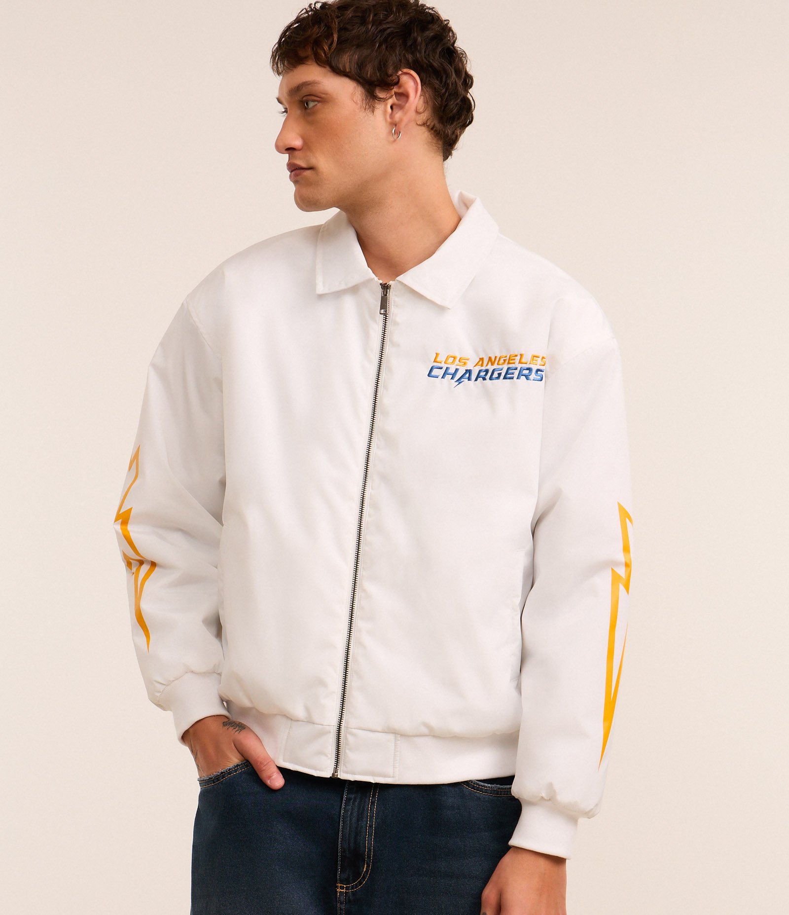 Jaqueta Bomber com Patches e Estampa Lettering Los Angeles