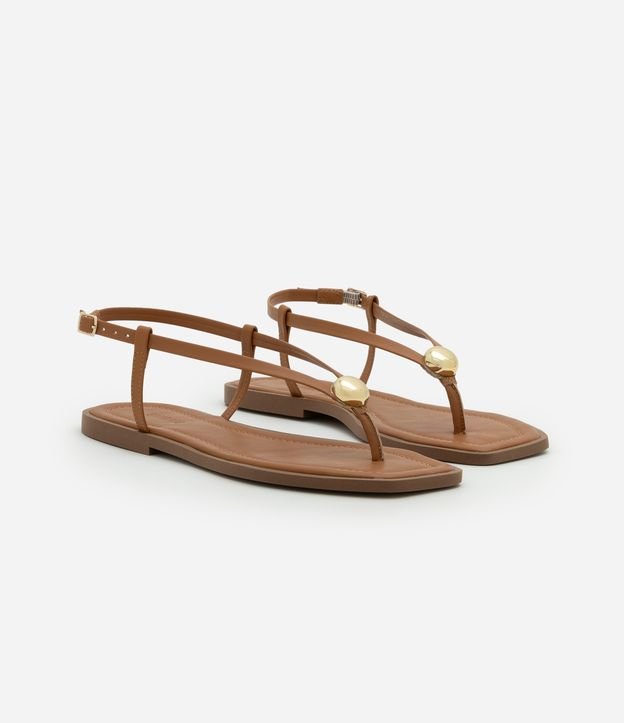 Sandália Rasteira com Tiras Finas e Detalhe Bold
