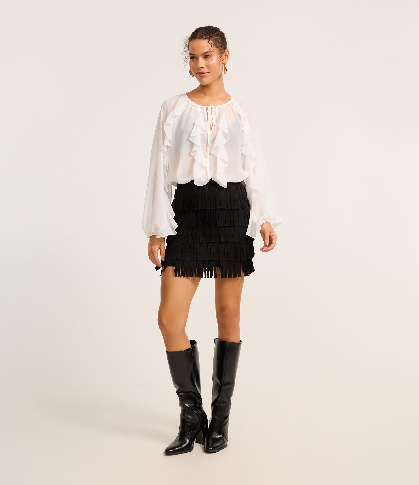 Saia Reta Estilo Folk em Suede com Camadas de Franjas Preto 1