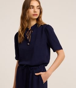 Blusa Texturizada em Crepe com Amarração