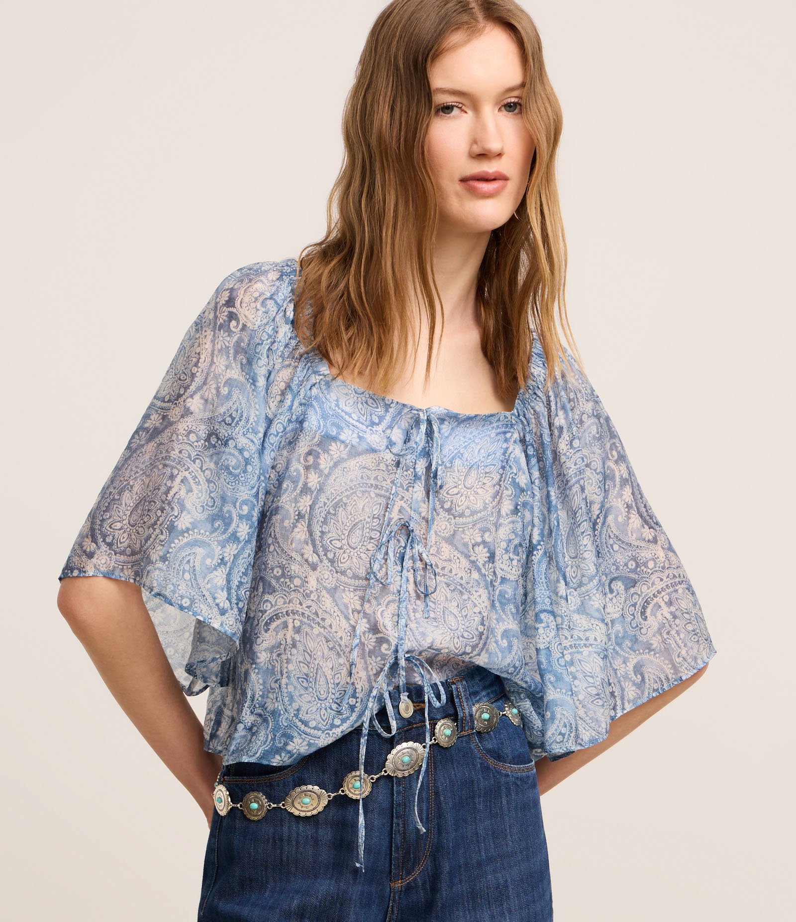 Blusa Boho em Chiffon com Decote Quadrado e Estampa Paisley Azul 2