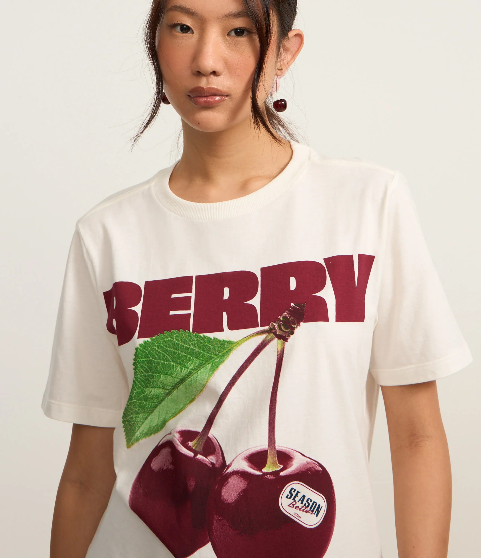 Camiseta Alongada em Algodão com Estampa Berry Suculent Branco 4