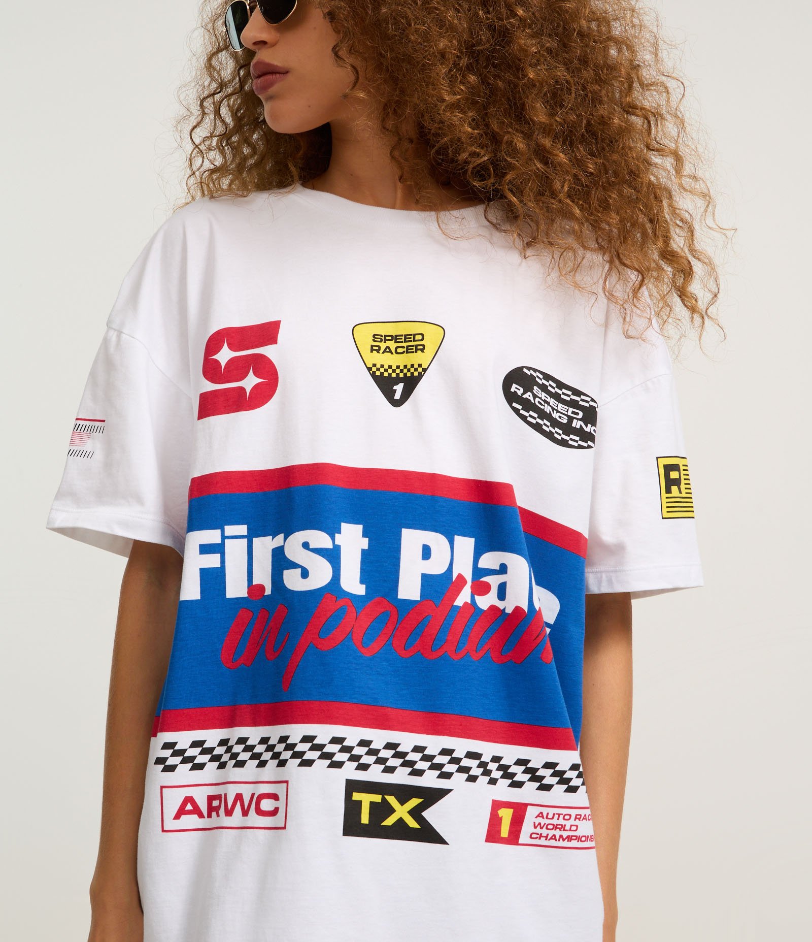 Camiseta Over em Algodão com Estampa Racer Branco 4