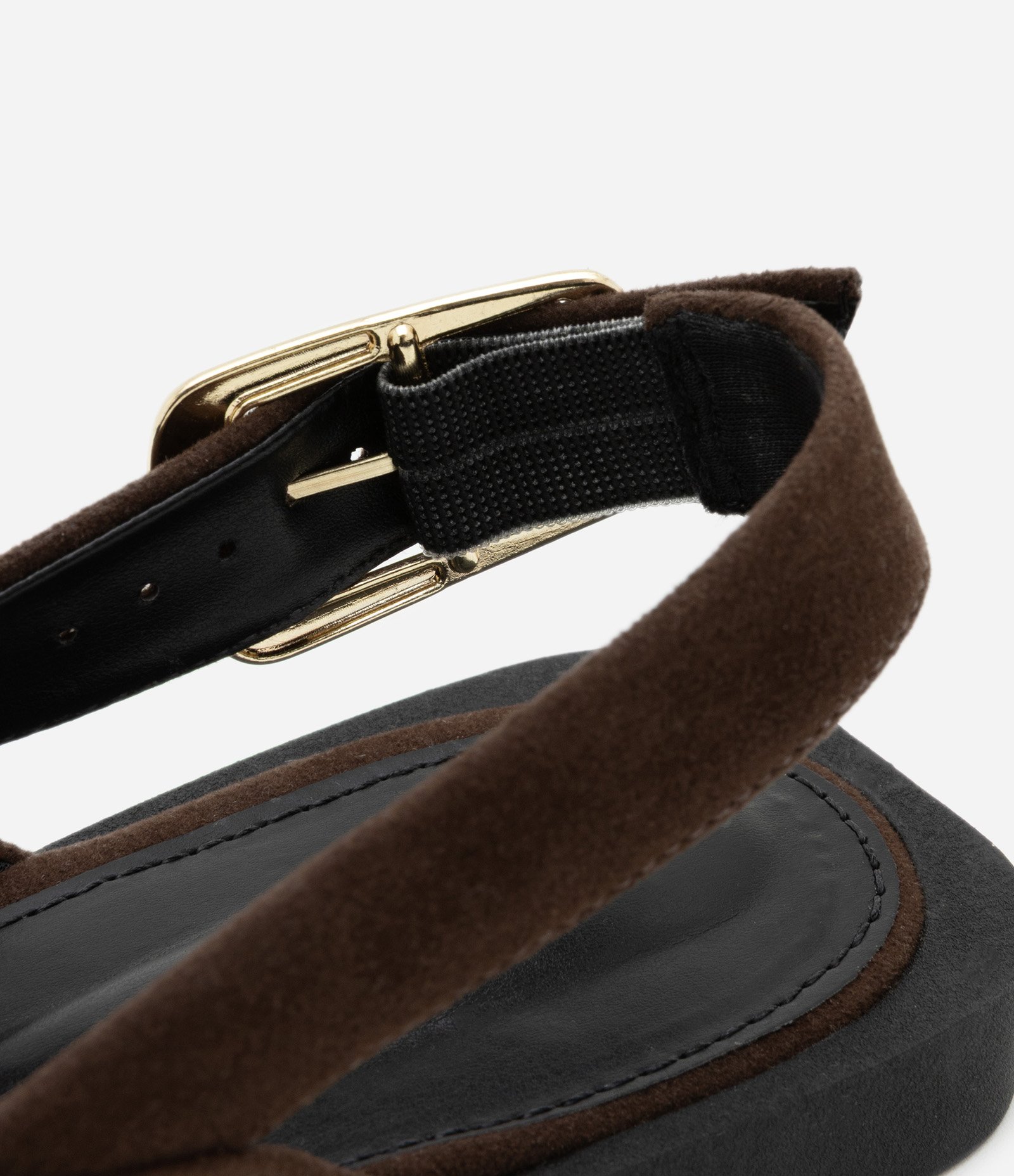 Sapatilha Slingback com Bico Fino e Fivela Lateral Contrastante Marrom 3