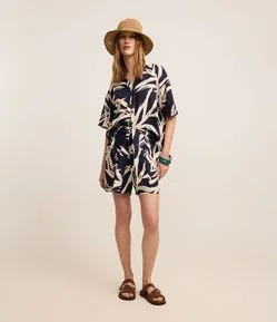 Short Runner em Viscolinho com Amarração e Estampa Folhagem