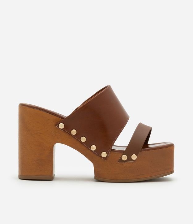 Sandália com Salto Alto Efeito Madeira e Tachinhas