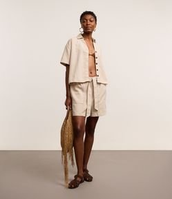 Short Runner Listrado em Viscolinho com Amarração