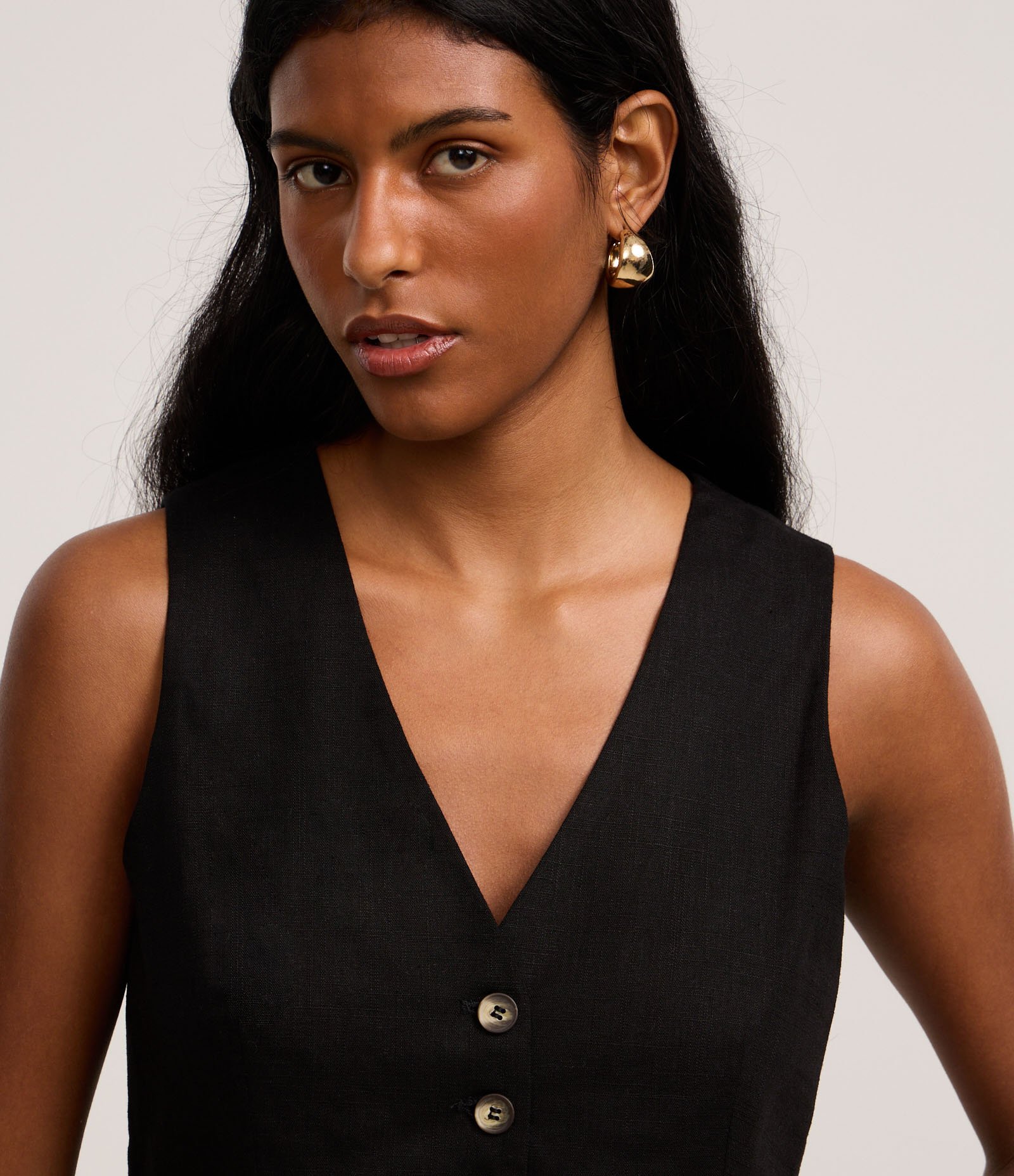 Colete Slim em Viscolinho com Botões Matizados Preto 4