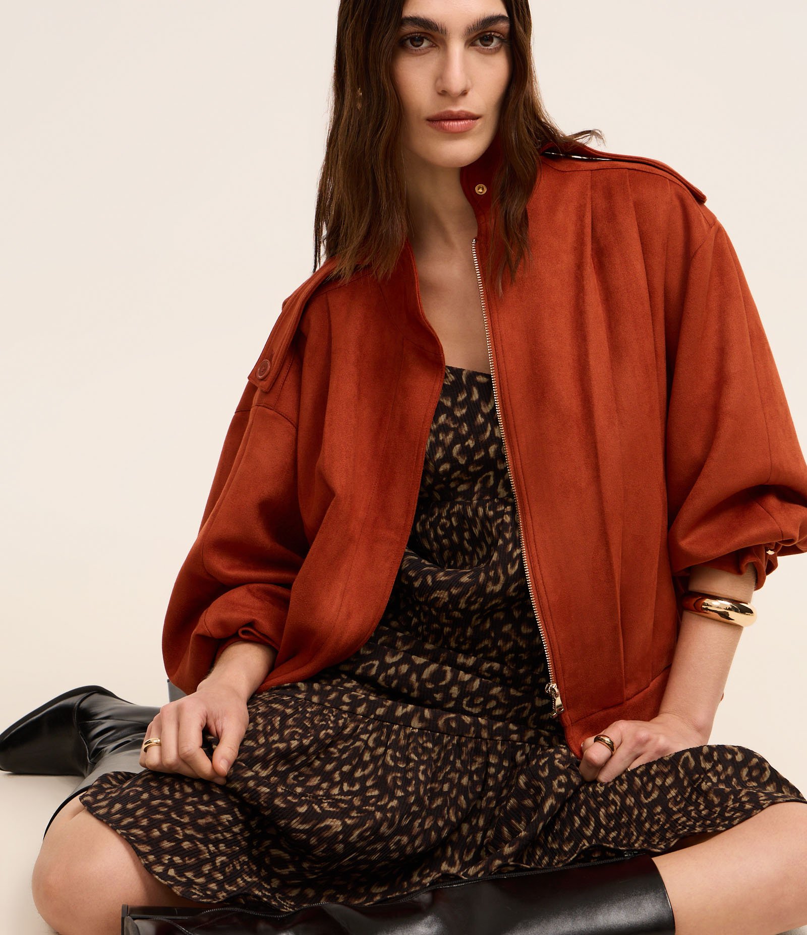 Vestido Boho Evasê Longo em Viscose com Estampa Onça Preto 2