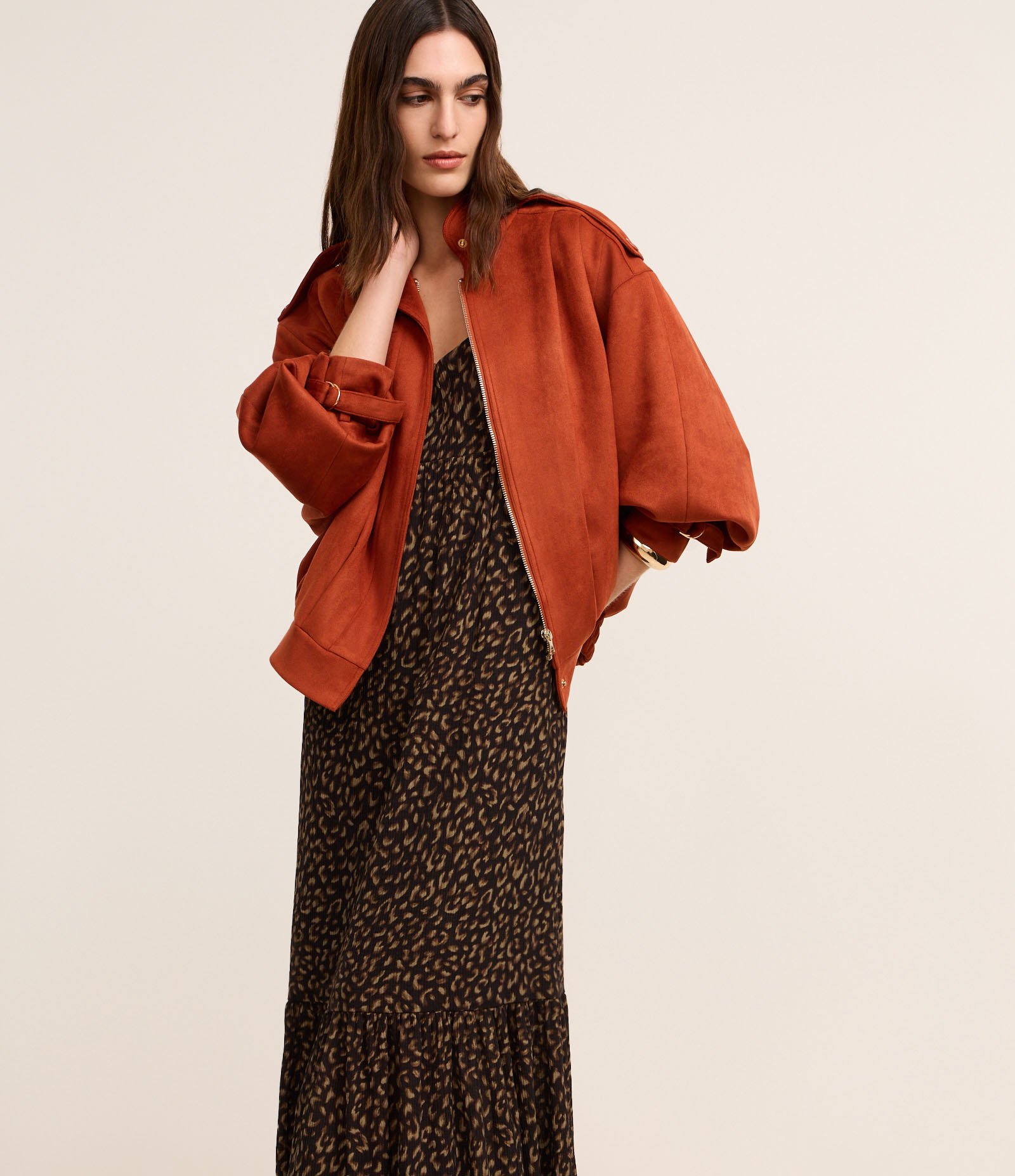 Vestido Boho Evasê Longo em Viscose com Estampa Onça Preto 5