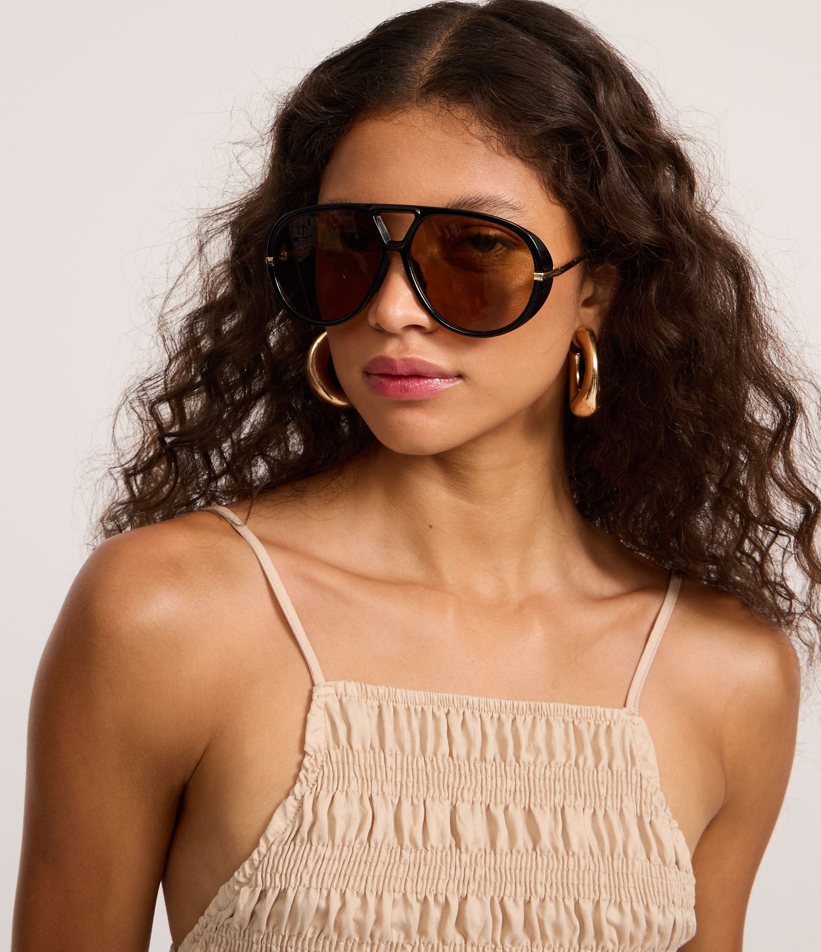 Vestido Godê em Tricoline Texturizado com Decote Halter Bege 3