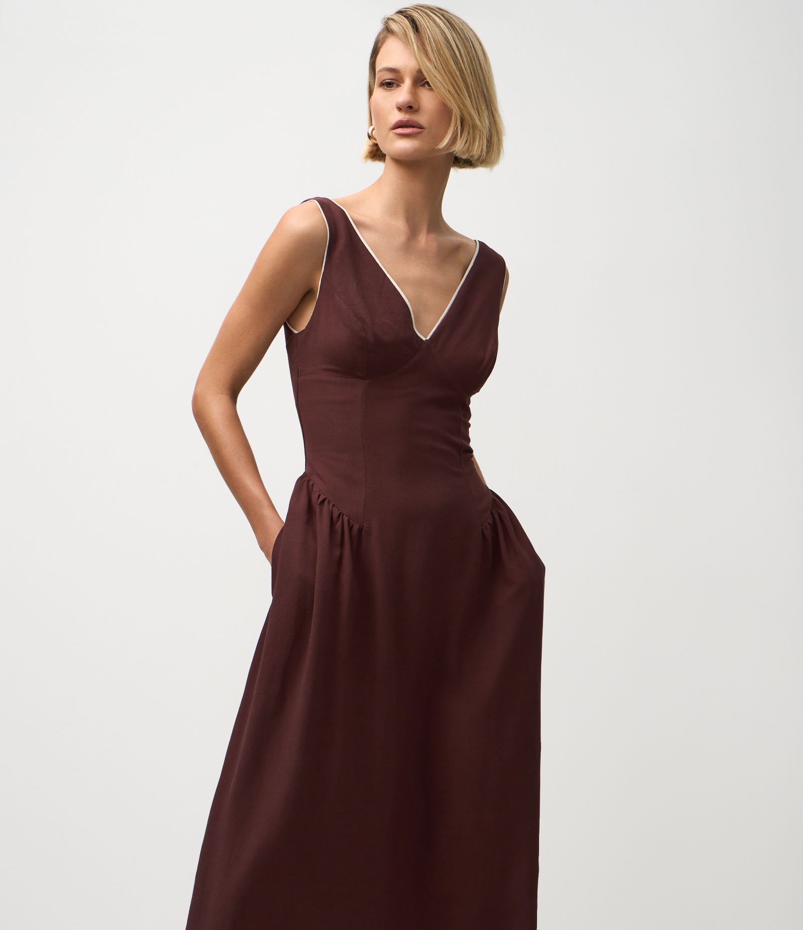 Vestido Evasê Midi com Viés Contrastantes Marrom 1