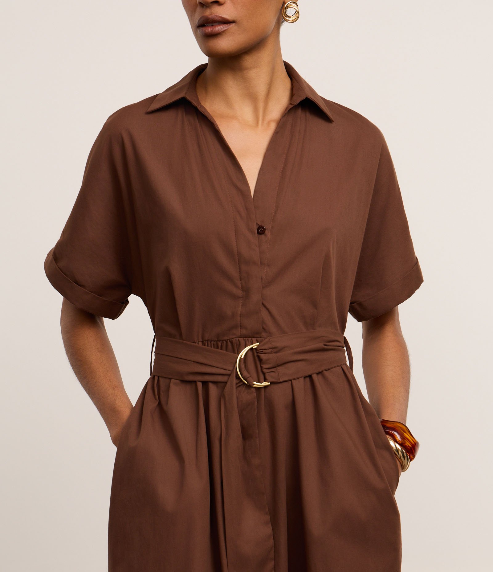 Vestido Chemise Evasê em Tricoline Fivela Meia Lua Marrom 4
