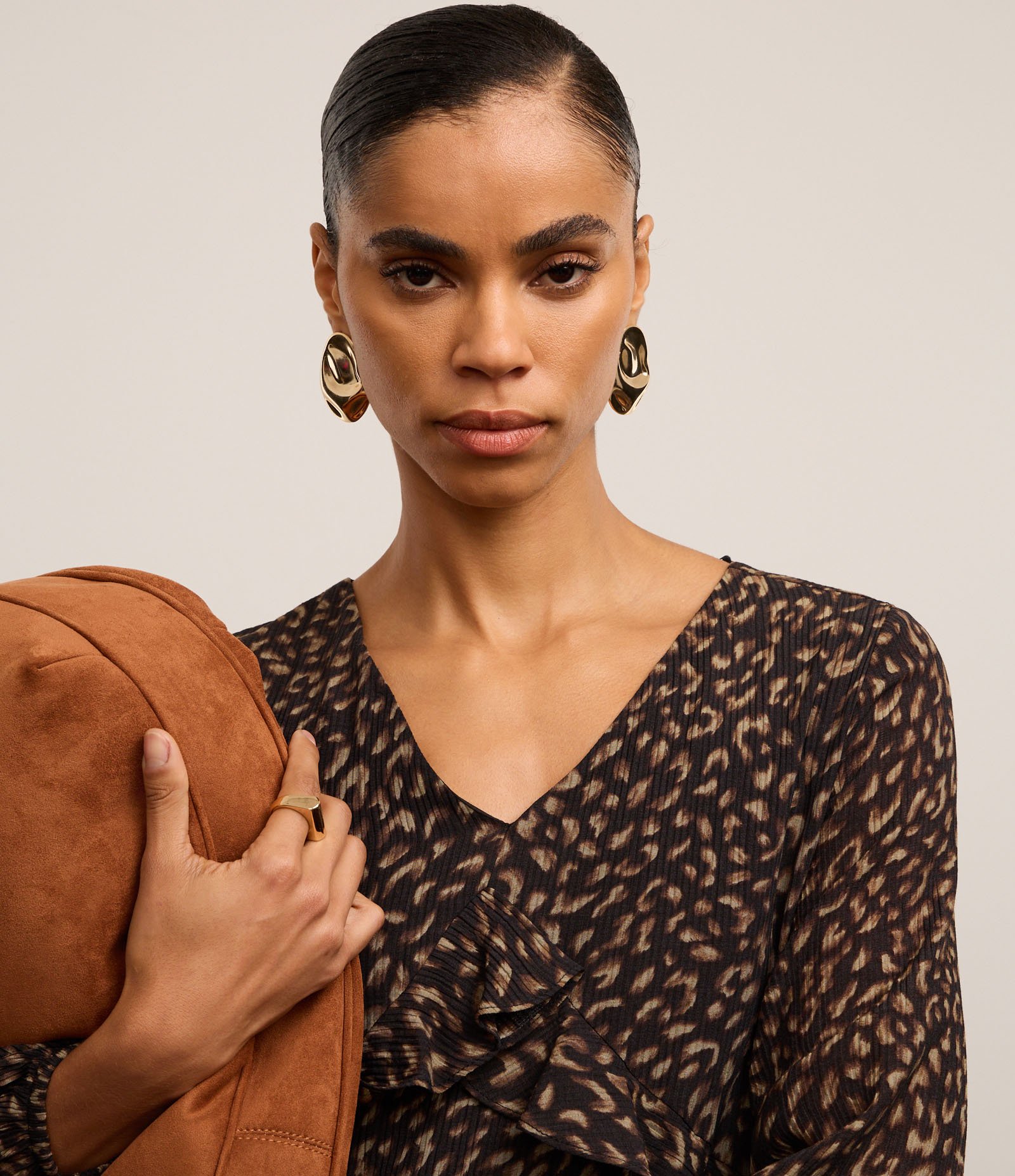 Vestido Boho Longo em Viscose com Estampa Onça Preto 5