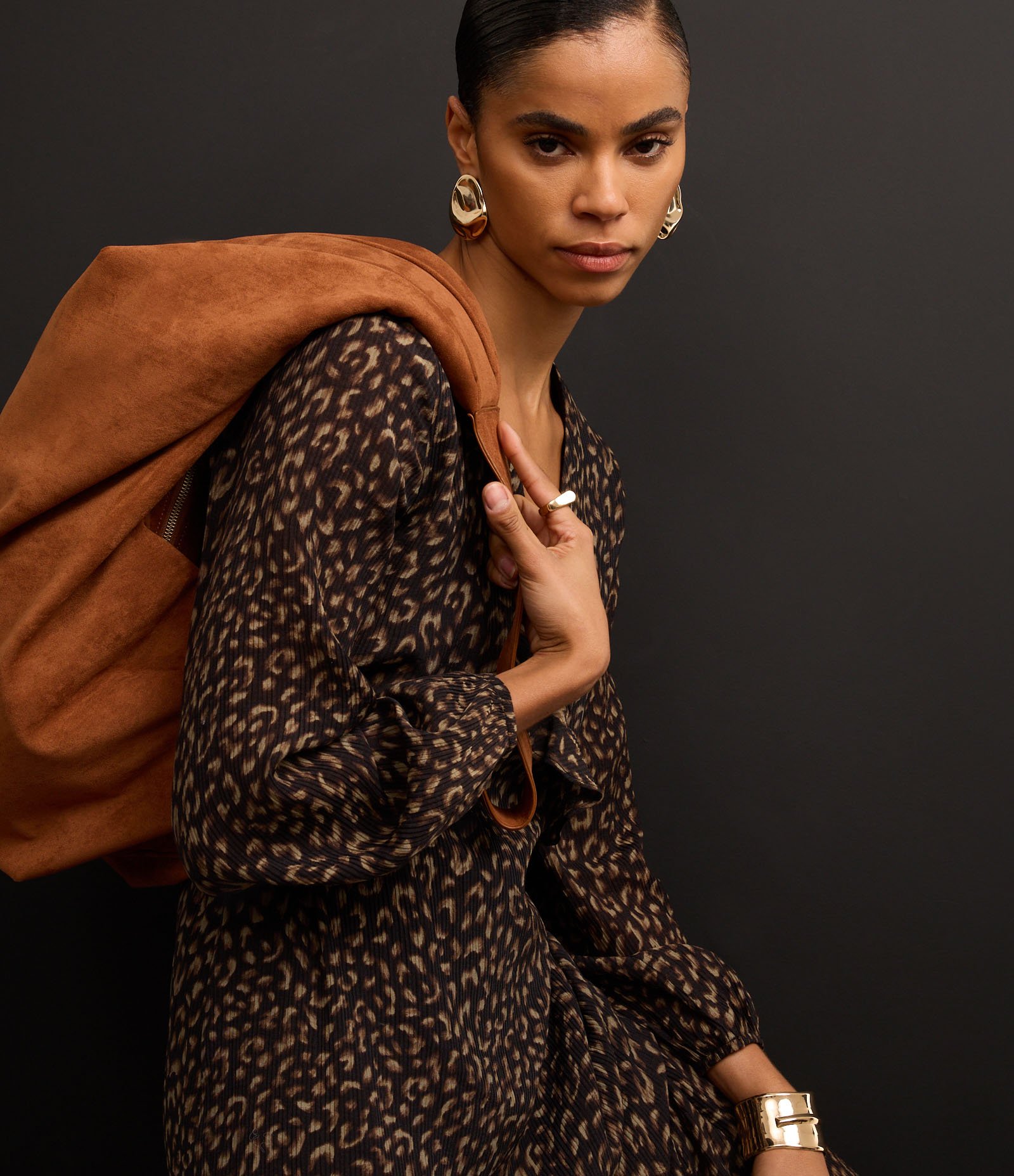 Vestido Boho Longo em Viscose com Estampa Onça Preto 6