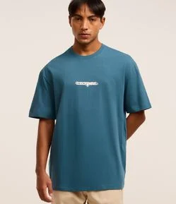 Camiseta Relaxed em Algodão com Estampa Localizada em Relevo Eternal