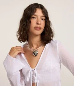 Blusa em Gaze Texturizada com Abertura e Amarração Frontal