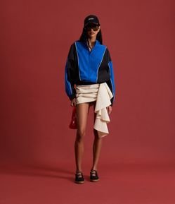 Saia Curta em Cupro com Drapeado e Babado Alongado