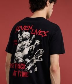 Camiseta Regular em Algodão com Estampa de Gato Skatista