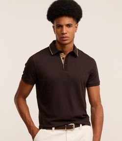 Camisa Polo Regular em Algodão Peruano com Detalhe Contrastante na Gola