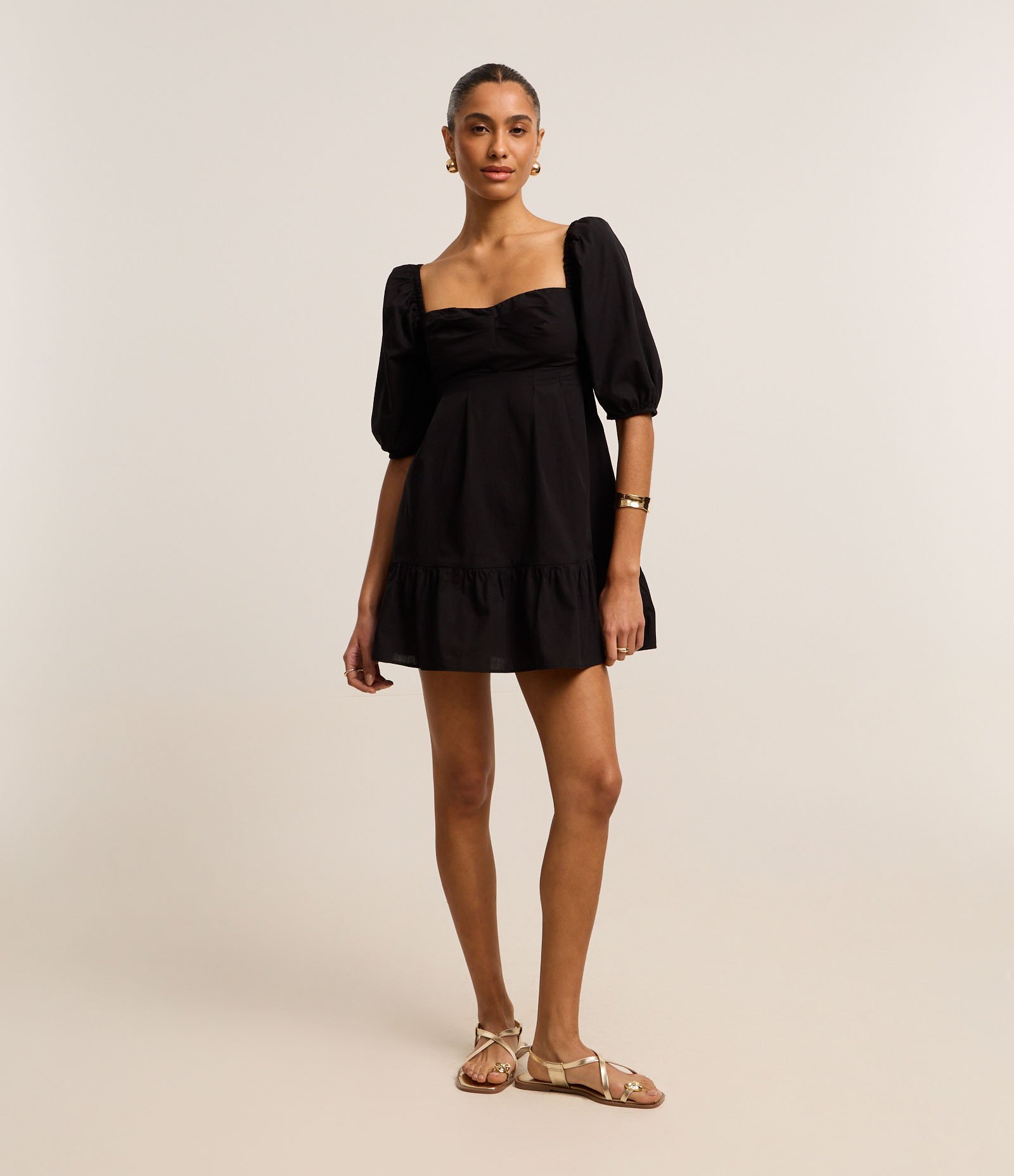 Vestido Curto em Tricoline com Manga 3/4 Bufante Preto 1