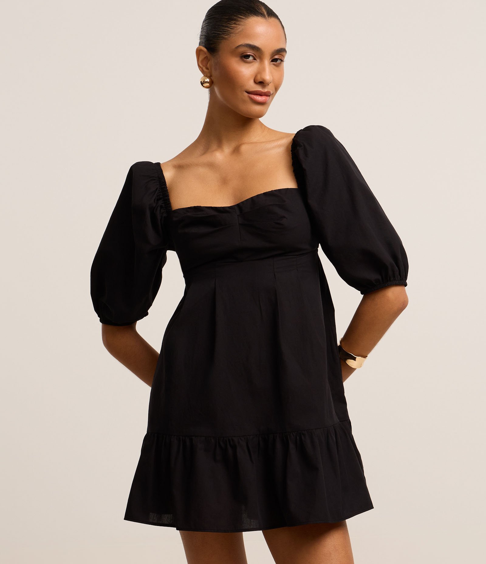 Vestido Curto em Tricoline com Manga 3/4 Bufante Preto 2