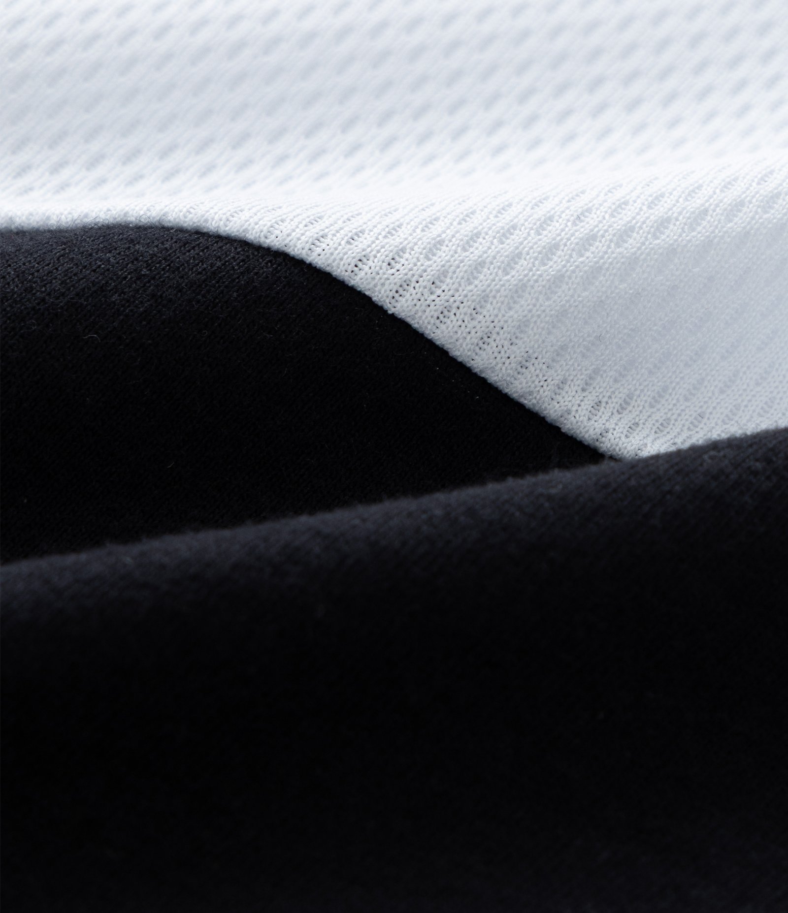 Camiseta Infantil com  Recortes e Estampa Kuromi - Tam 5 a 14 Anos Preto/Branco 3