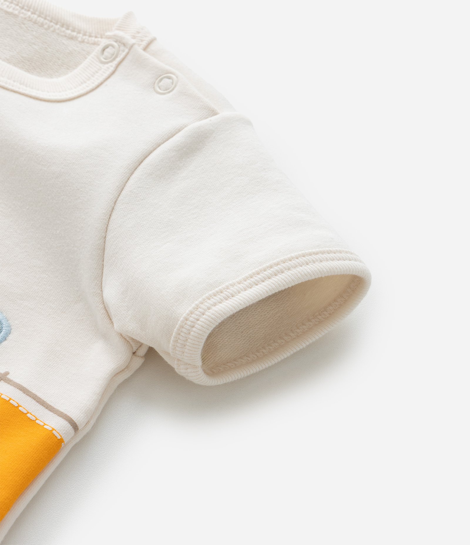 Conjunto Infantil em Moletinho com Estampa de Carrinhos e Listras - Tam 0 a 18 meses Off White 9