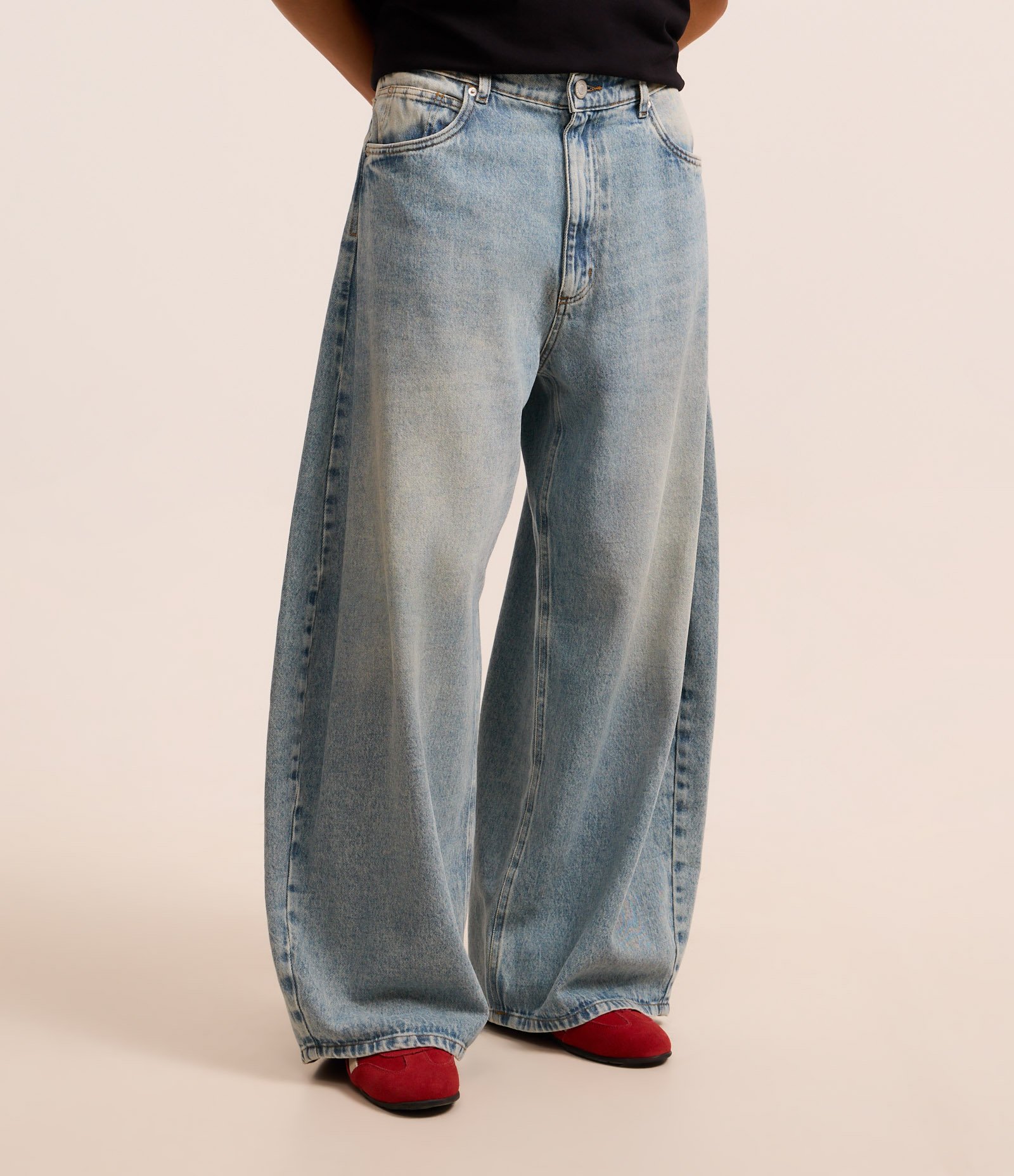 Calça Barrel em Jeans com Bolsos Azul 2