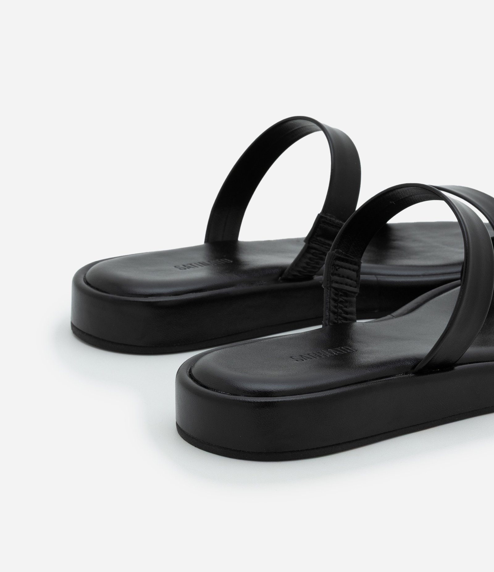 Sandália Rasteira com Tiras Médias Preto 3