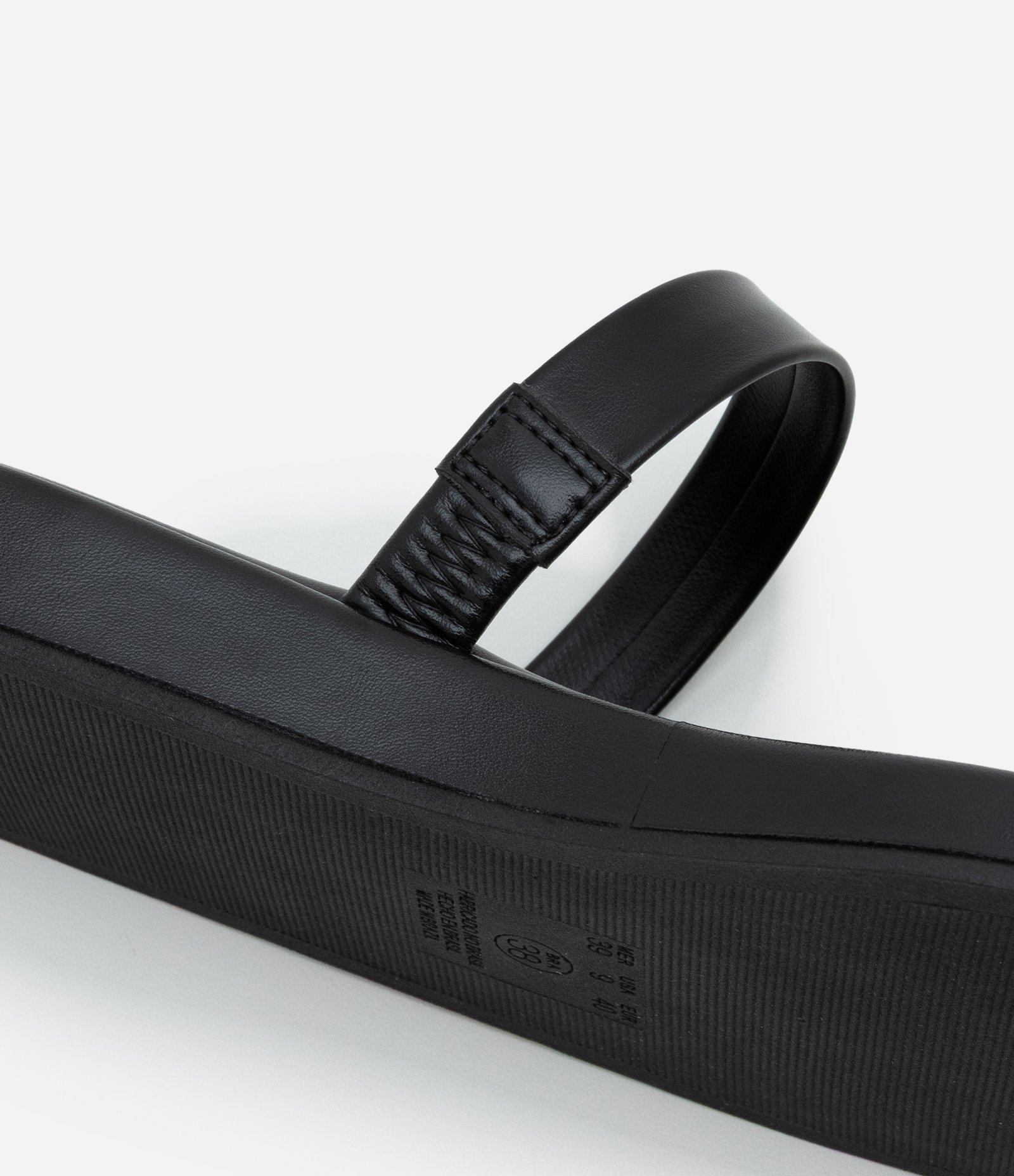 Sandália Rasteira com Tiras Médias Preto 4