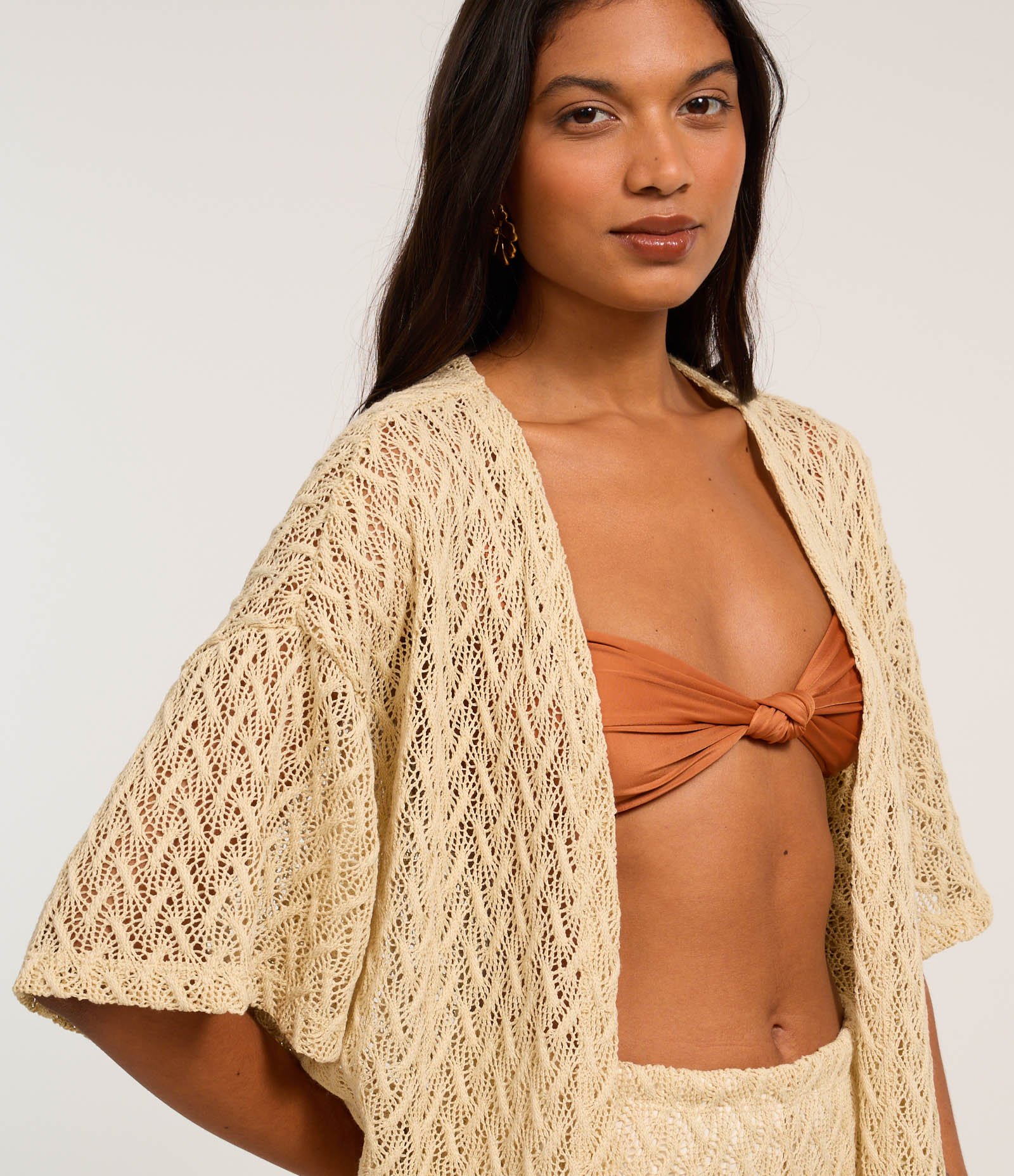 Kimono em Renda com Manga Curta Bege 3